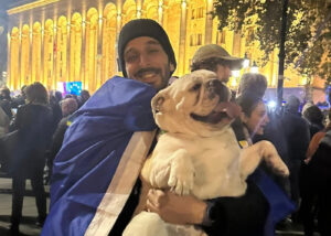 Активиста впервые приговорили к четырем суткам ареста за протест на тротуаре. Его признали виновным в препятствовании передвижению пешеходов