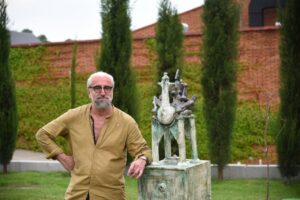 ₾ — символ грузинского лари. Вот кто и как его создал