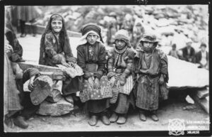 Это фотографии Грузии, сделанные итальянским фотографом и альпинистом Витторио Селла